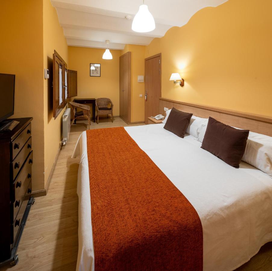 Hotel Ripoll Sant Hilari Sacalm Bagian luar foto