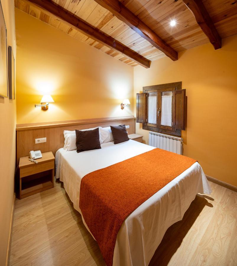 Hotel Ripoll Sant Hilari Sacalm Bagian luar foto