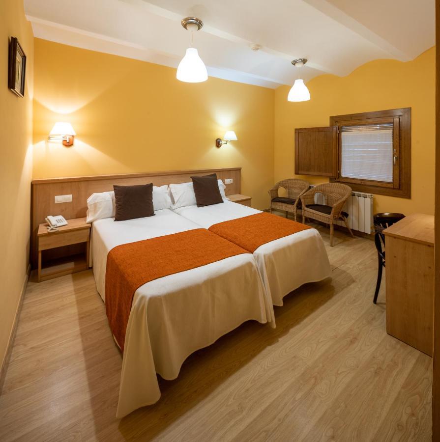Hotel Ripoll Sant Hilari Sacalm Bagian luar foto