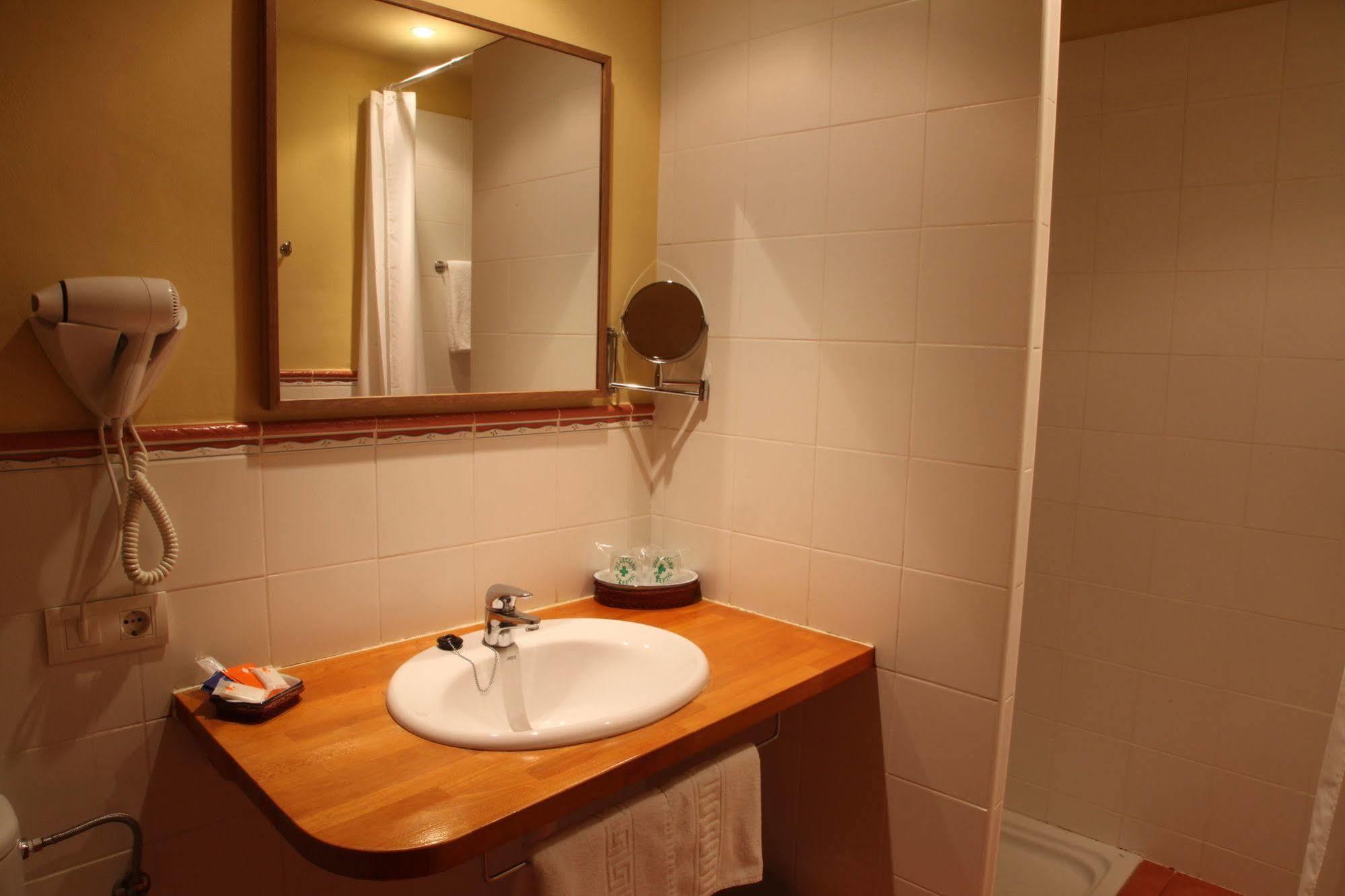 Hotel Ripoll Sant Hilari Sacalm Bagian luar foto